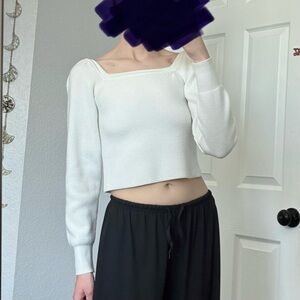 White puff sleeve crop top